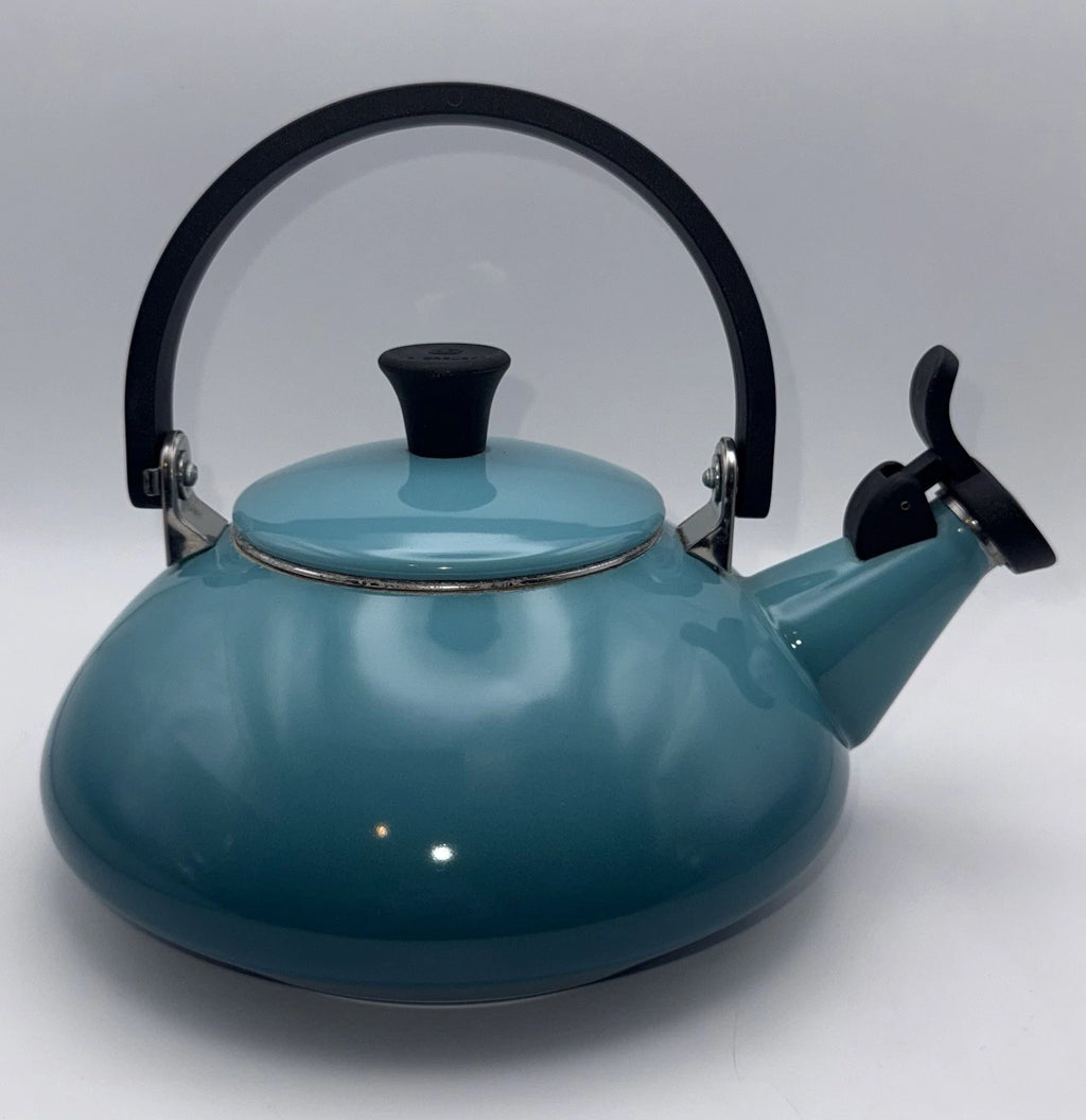 Le Creuset Light Ombre Blue ZEN Tea Kettle - 1.5 liter or 1.6 quart - Whistling