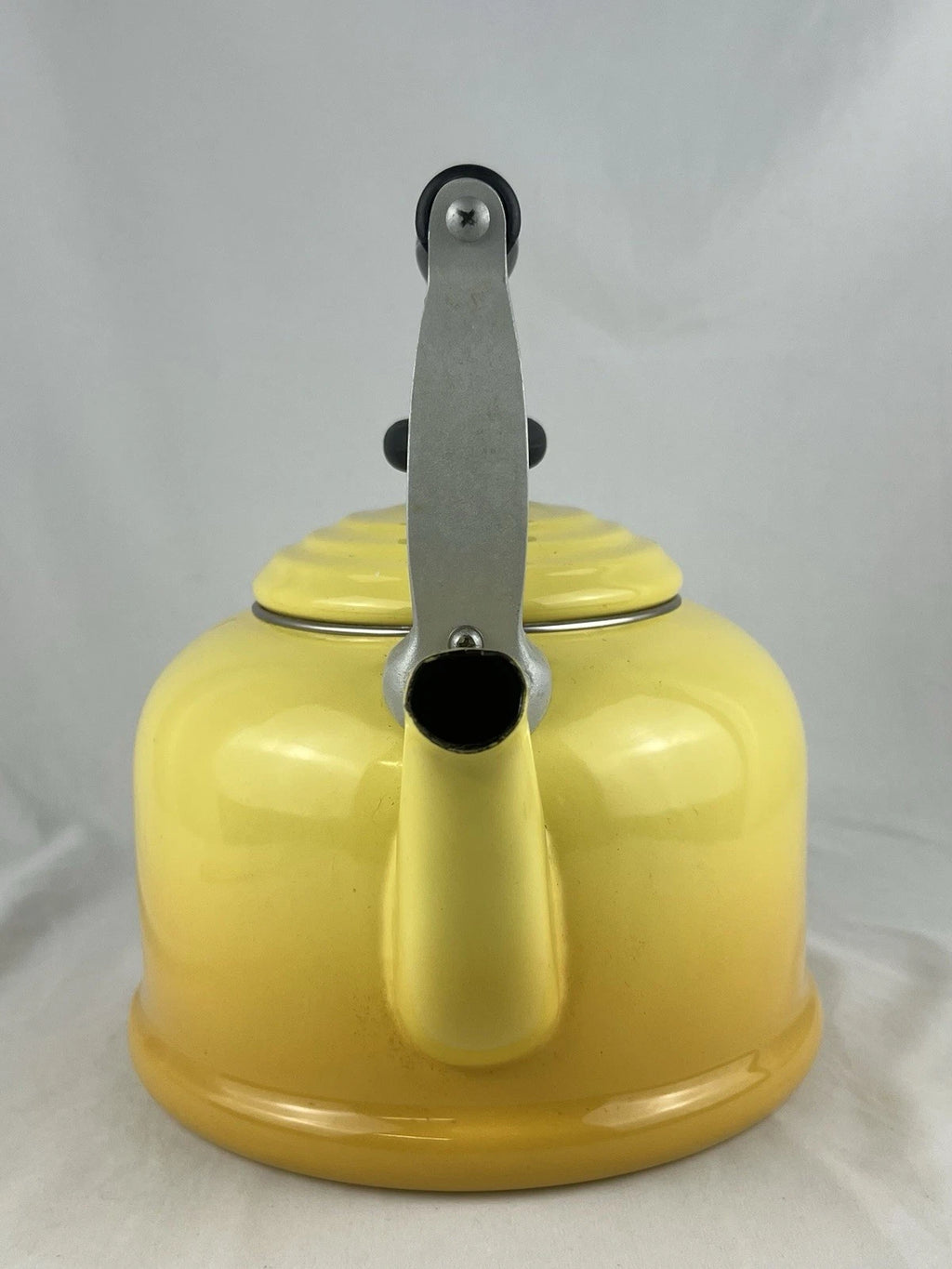 HTF Le Creuset Enamel Tea Kettle 2.2QT Yellow Ombré Nectar