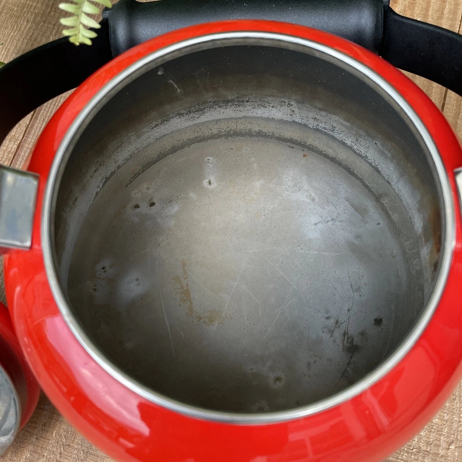 Le Creuset Red Ombré Tea Kettle Pot Whistling 1.25 Quarts Enamel *READ