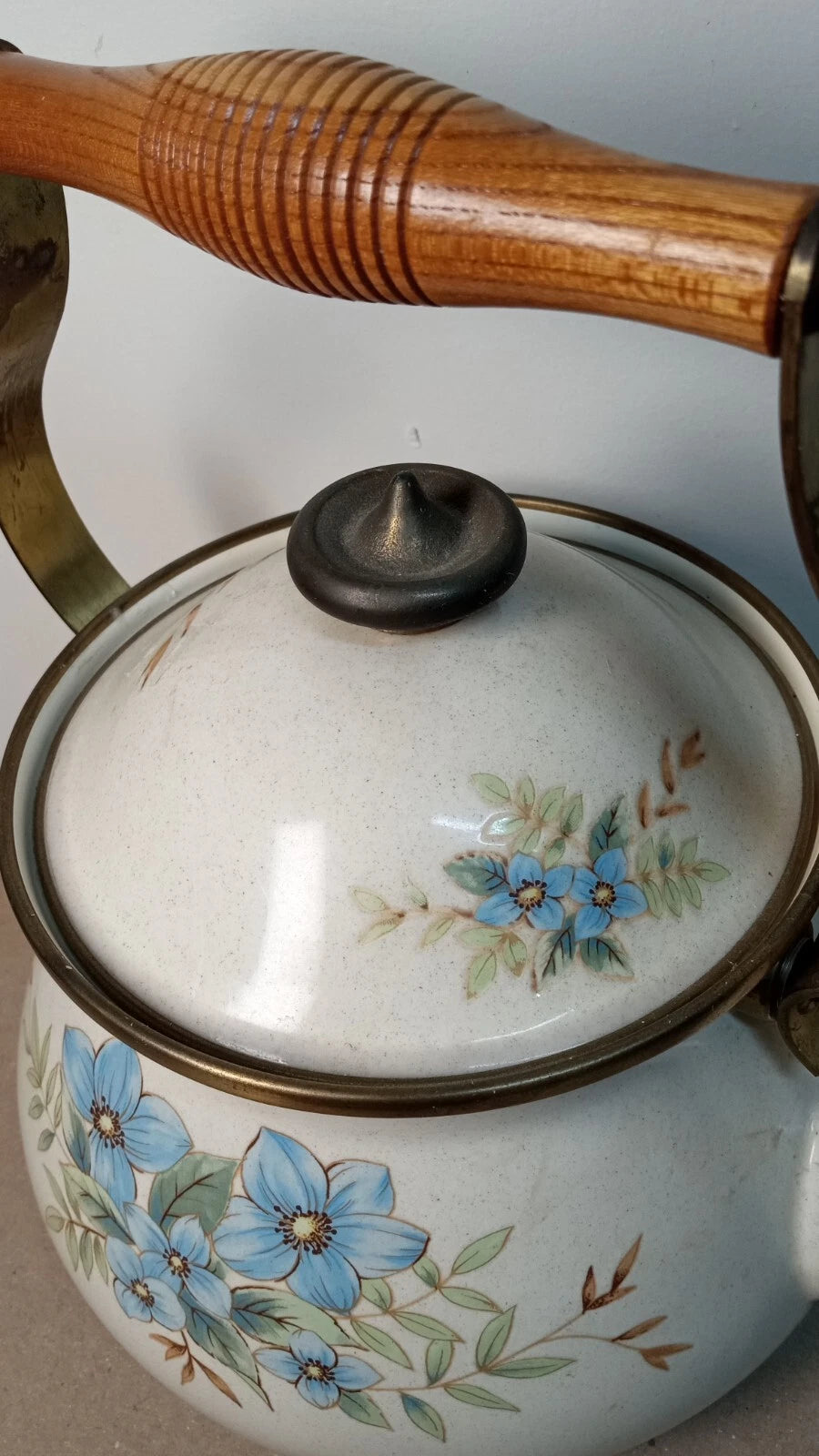Vintage Mikasa Grande Chef Day Dreams  2.5. Qt Enamel Tea Kettle Japan UN704