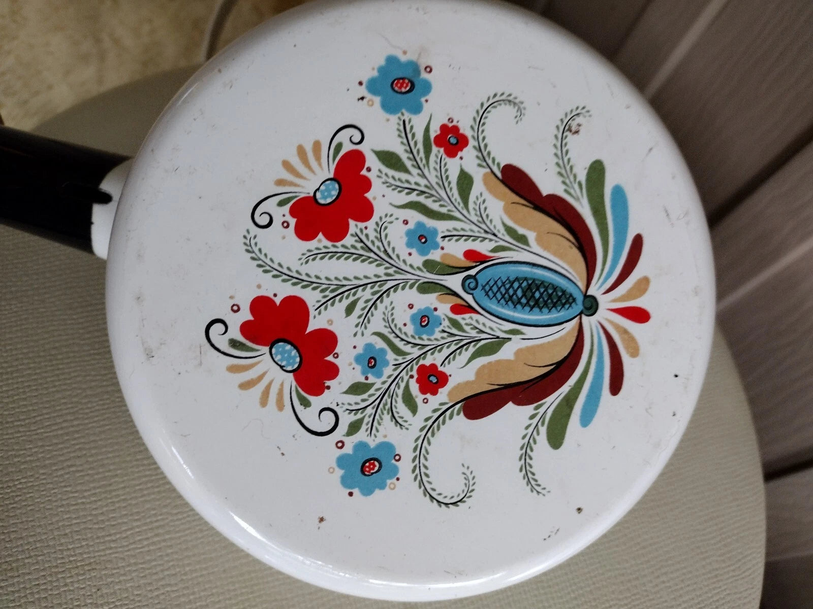 VTG White Enamelware Rosemaling Cookware 6 piece Tea pot stock pot sauce pan