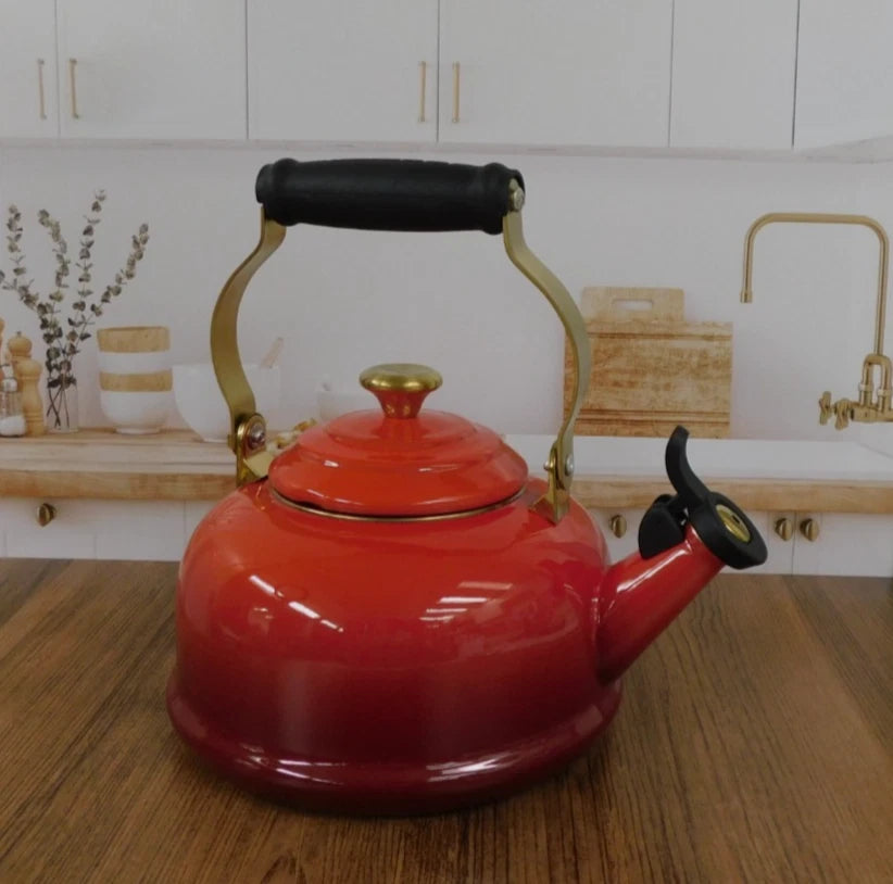 Le Creuset Classic 1.7 Quart Whistling Kettle with Gold Knob, Cerise - New
