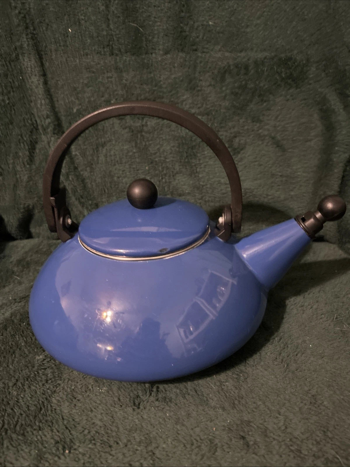 LE CREUSET Zen Tea Kettle Teapot Blue Enamel Retro Style 1.6 US Quarts/1.5 Liter