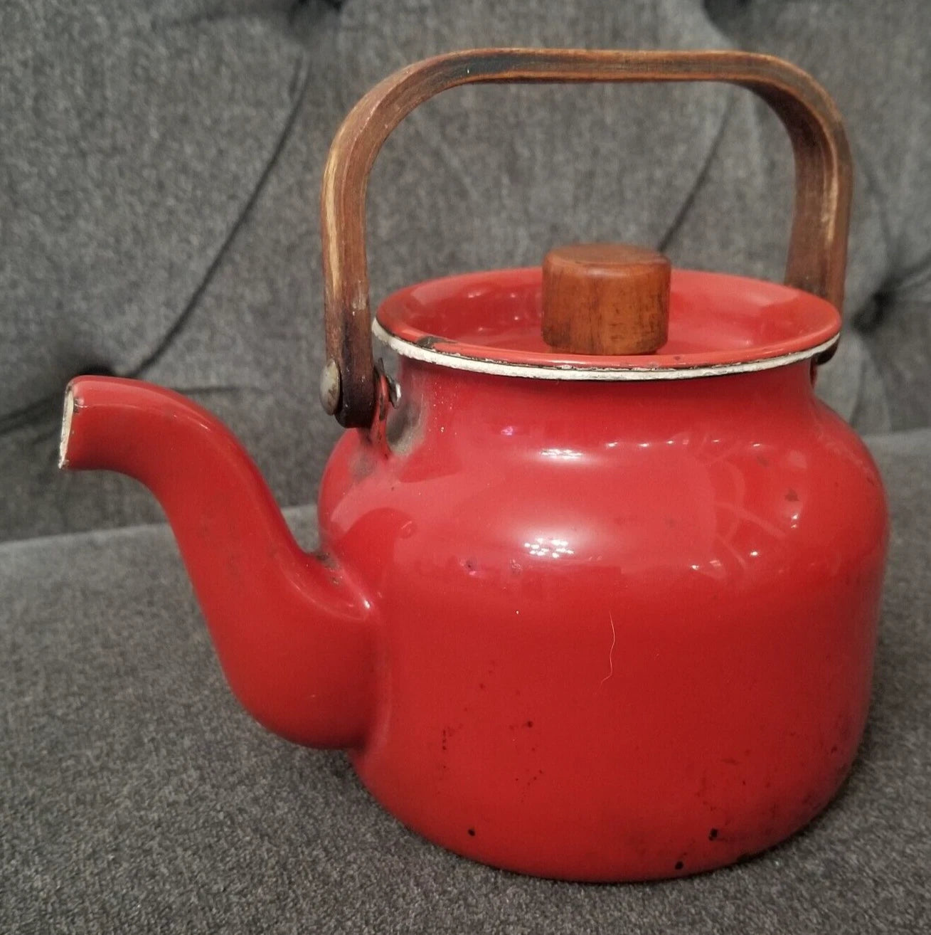RED Enamelware Graniteware Coffee Tea Pot Vintage Bamboo Knob & Handle 4 DISPLAY