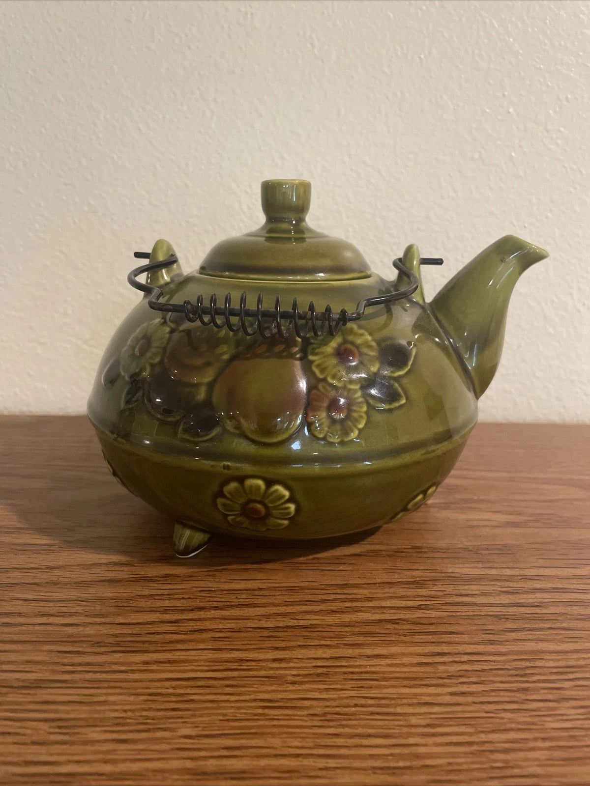 Green  Ceramic  Tea Pot- Made In Japan  Metal Handle. Nice!! Excellent Condition