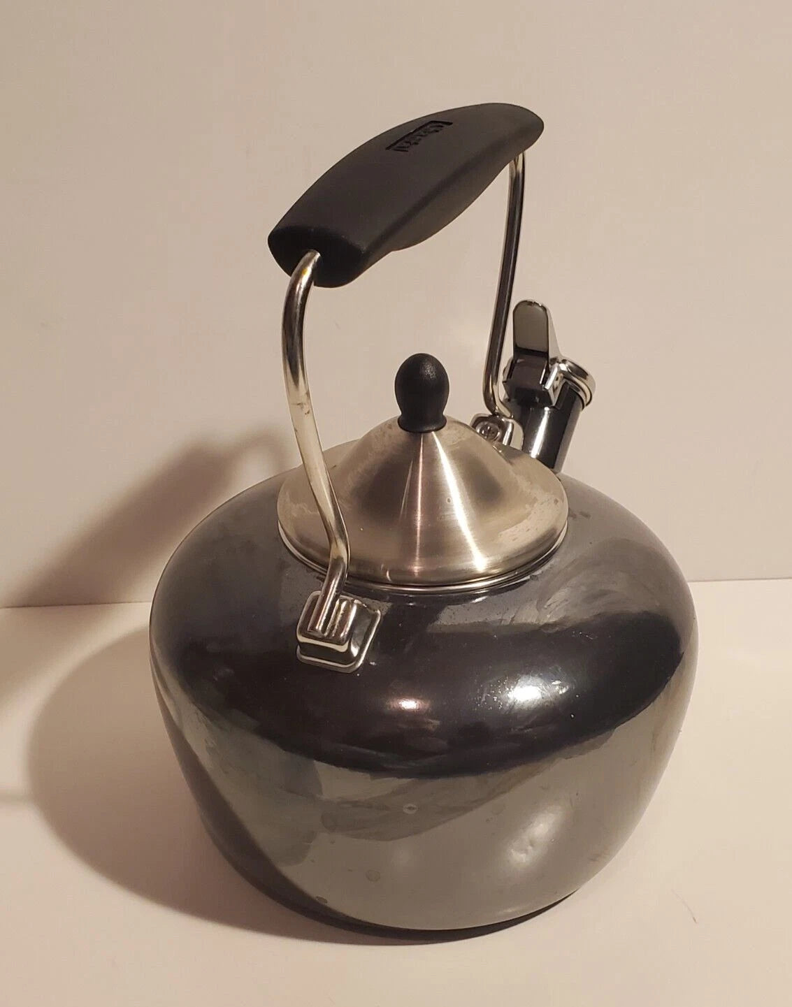 CHANTAL WHISTLING TEA KETTLE WHISTLER BLACK ENAMEL STAINLESS STEEL BLUE INTERIOR