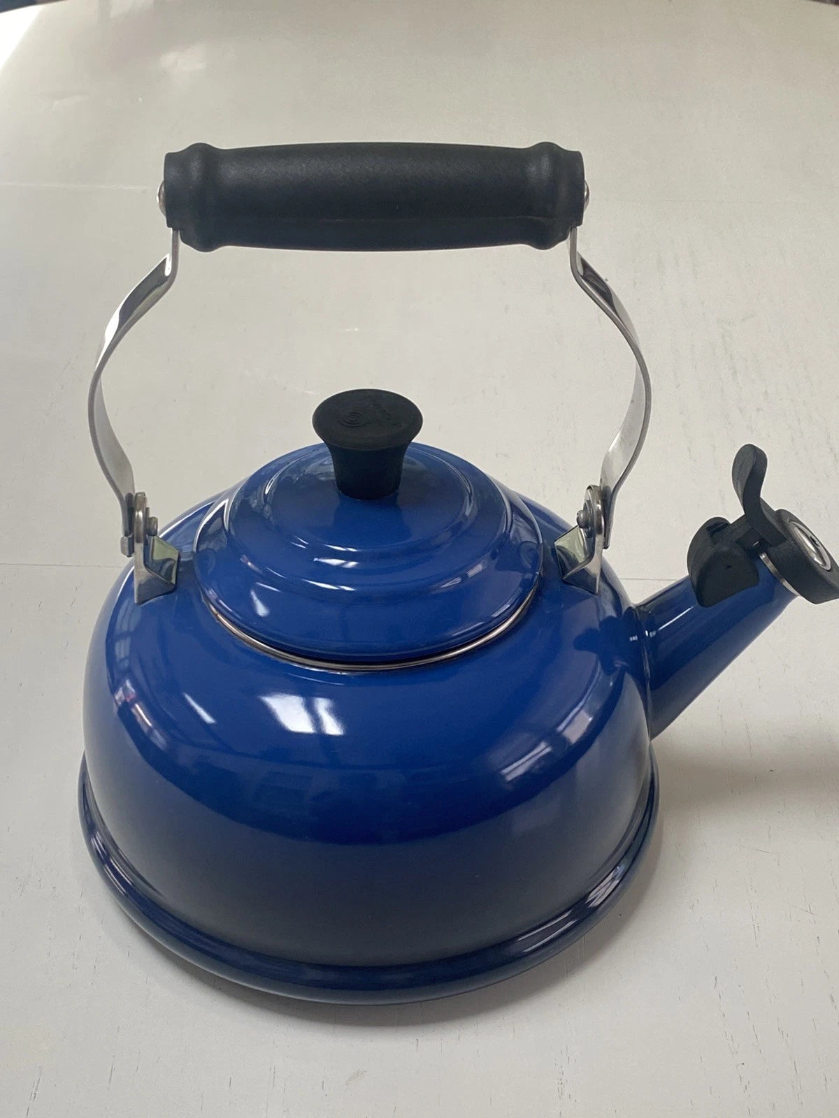 Le Creuset Classic Whistling Kettle, enamel On Steel  Blue Ombré 1.7 Qt