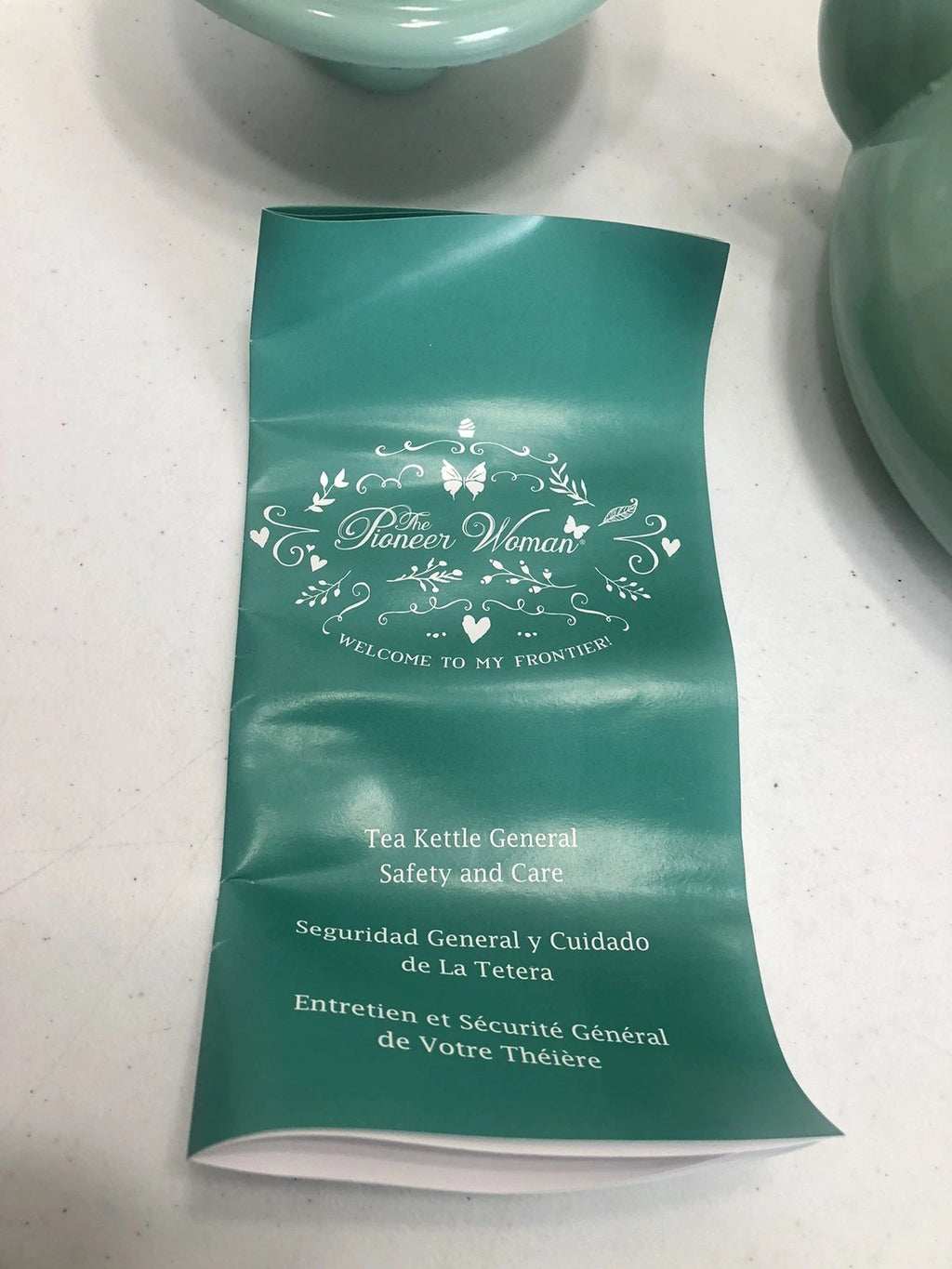 Pioneer Woman ~ Breezy Blossom ~ 1.9-Quart Tea Kettle ~ Enamel on Steel ~ Floral