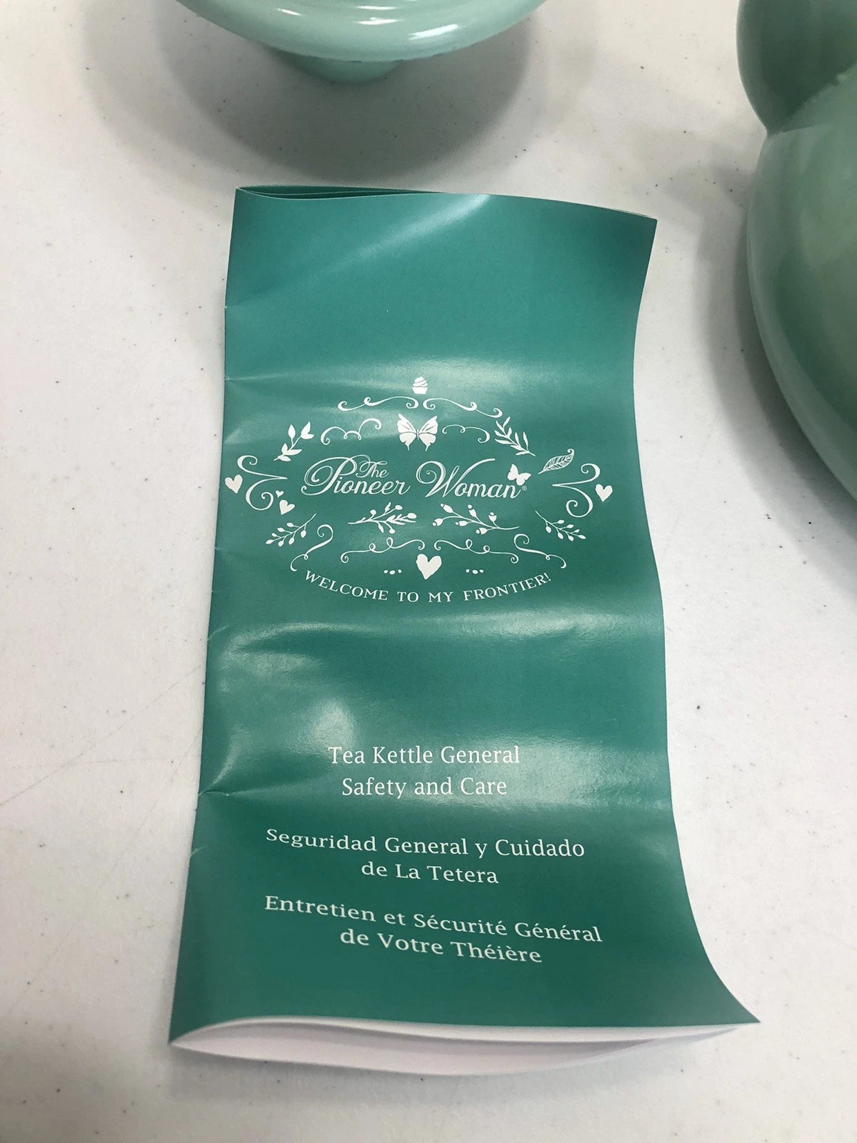 Pioneer Woman ~ Breezy Blossom ~ 1.9-Quart Tea Kettle ~ Enamel on Steel ~ Floral