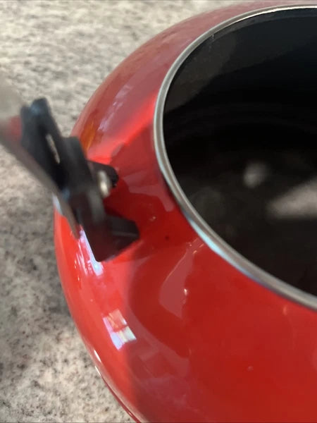 Le Creuset Classic Tea Kettle Teapot Enamel Ombre Cerise Red 1.7qt