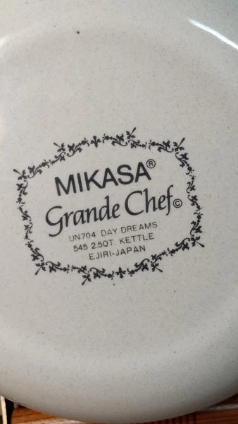 Vintage Mikasa Grande Chef Day Dreams  2.5. Qt Enamel Tea Kettle Japan UN704