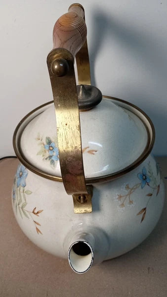 Vintage Mikasa Grande Chef Day Dreams  2.5. Qt Enamel Tea Kettle Japan UN704