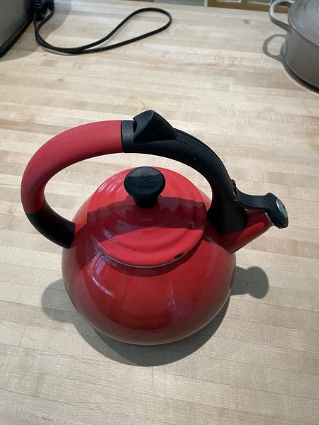 Le Creuset Oolong Tea Kettle Enamel 1.5 L / 1.6 Qt