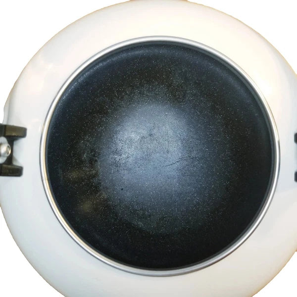 Le Creuset 2.2 Qt Tea Kettle White Enamel On Steel 2.09 Liter Removable Whistle