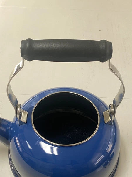Le Creuset Classic Whistling Kettle, enamel On Steel  Blue Ombré 1.7 Qt