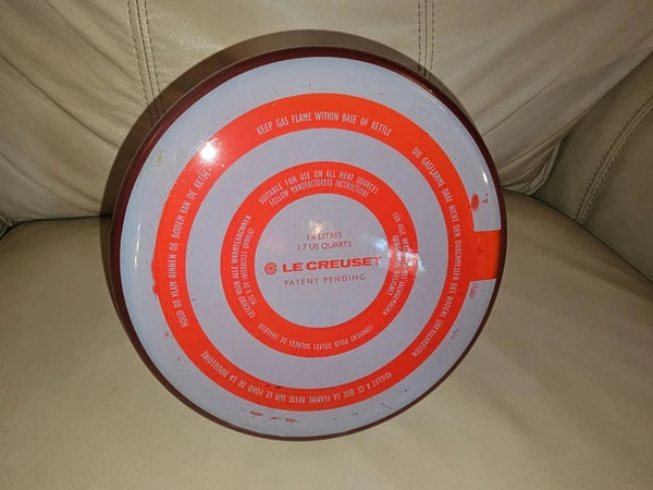 Le Creuset Red Enamel Tea Pot Kettle 1.7 Quart 1.6 Liter Flame Red
