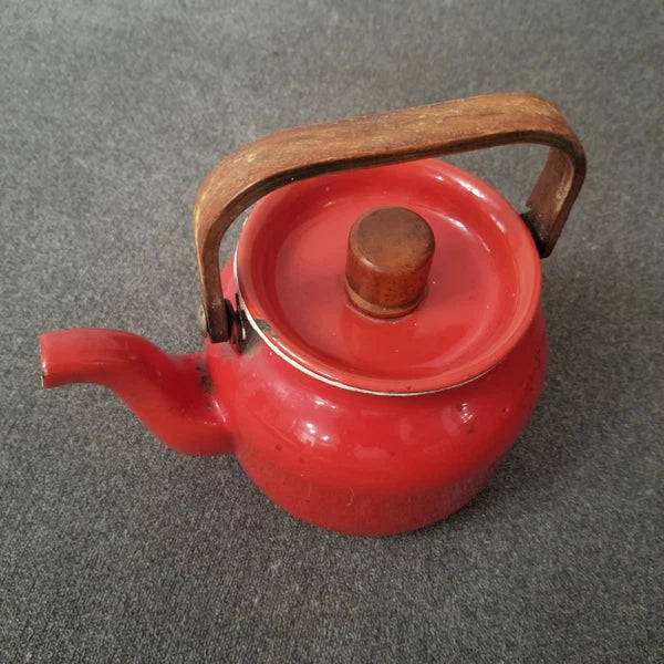 RED Enamelware Graniteware Coffee Tea Pot Vintage Bamboo Knob & Handle 4 DISPLAY