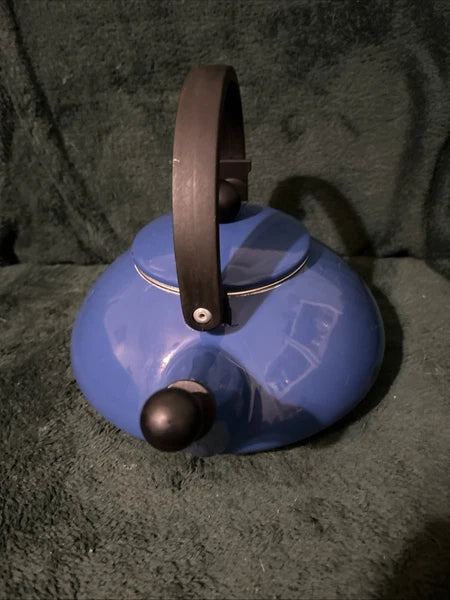 LE CREUSET Zen Tea Kettle Teapot Blue Enamel Retro Style 1.6 US Quarts/1.5 Liter