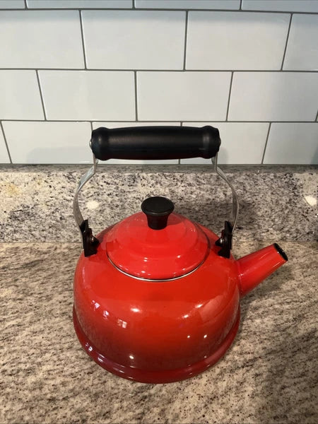 Le Creuset Classic Tea Kettle Teapot Enamel Ombre Cerise Red 1.7qt