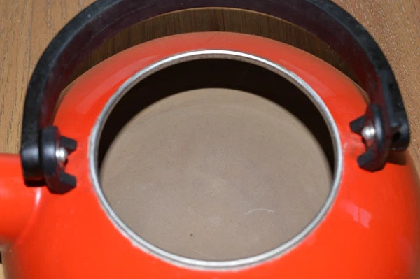 LE CREUSET Zen Tea Pot 1.5 L 1.6 Qt Cherry Red Enamel Whistling Kettle