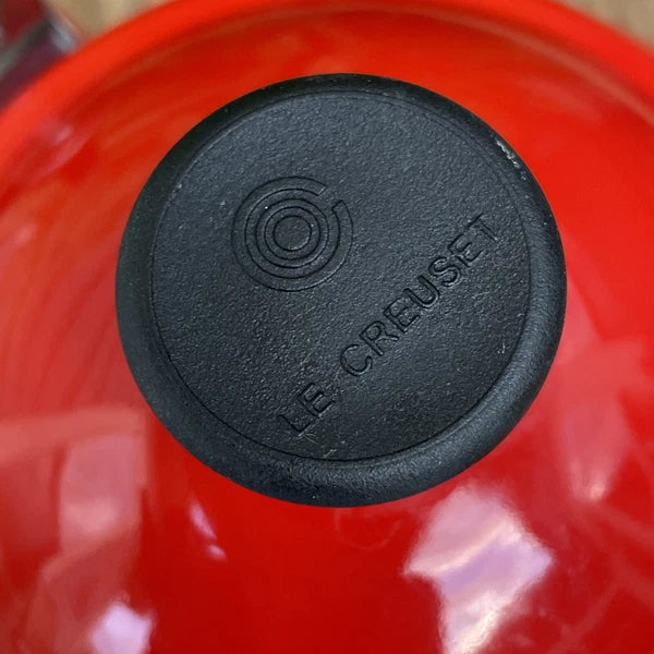 Le Creuset Red Ombré Tea Kettle Pot Whistling 1.25 Quarts Enamel *READ