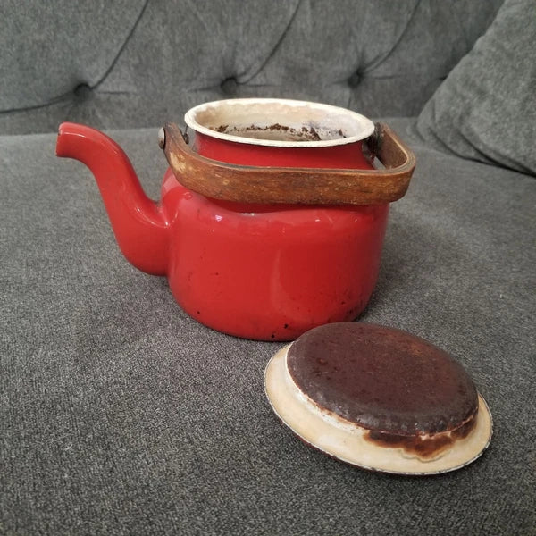 RED Enamelware Graniteware Coffee Tea Pot Vintage Bamboo Knob & Handle 4 DISPLAY