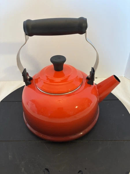 Le Creuset Tea Kettle 1.7 Quart Flame Red Ombre Lg Enamel Teapot R23