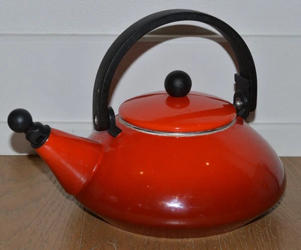 LE CREUSET Zen Tea Pot 1.5 L 1.6 Qt Cherry Red Enamel Whistling Kettle