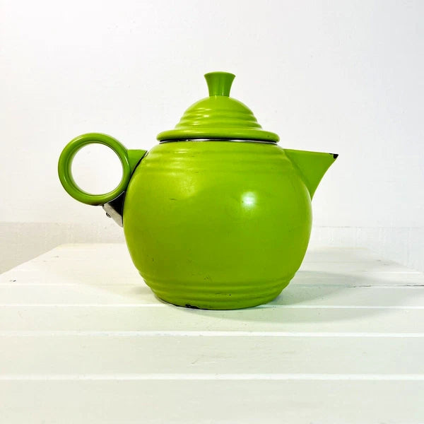 VINTAGE FIESTA MCM ENAMEL ON STEEL METAL CHARTREUSE GREEN TEA KETTLE TEAPOT