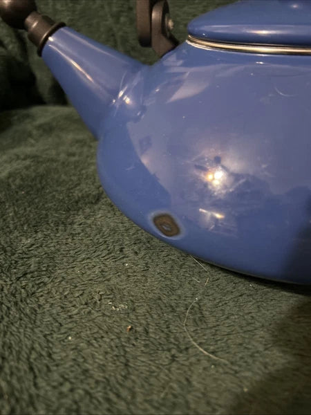 LE CREUSET Zen Tea Kettle Teapot Blue Enamel Retro Style 1.6 US Quarts/1.5 Liter
