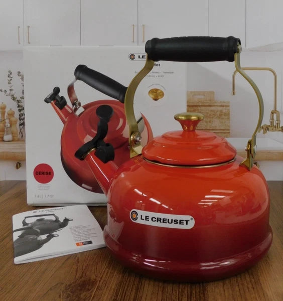 Le Creuset Classic 1.7 Quart Whistling Kettle with Gold Knob, Cerise - New