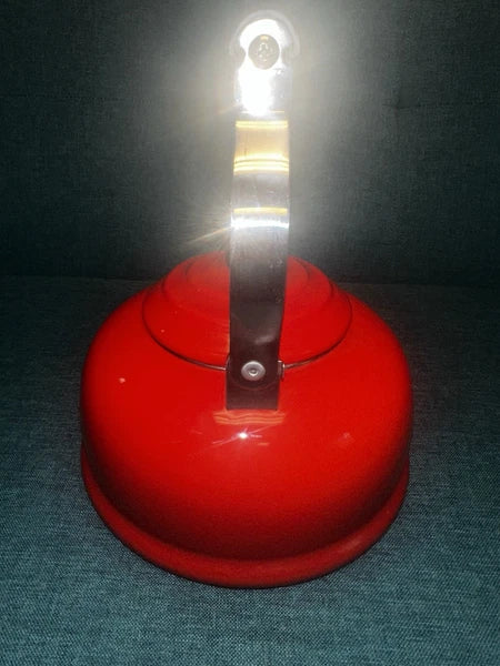 LE CREUSET Classic Whistling Tea Kettle Teapot Red Enamel On Steel 1.7qt NICE!