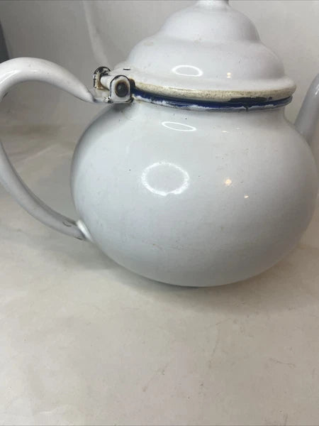 VINTAGE WHITE WITH BLUE TRIM ENAMEL WARE TEA POT