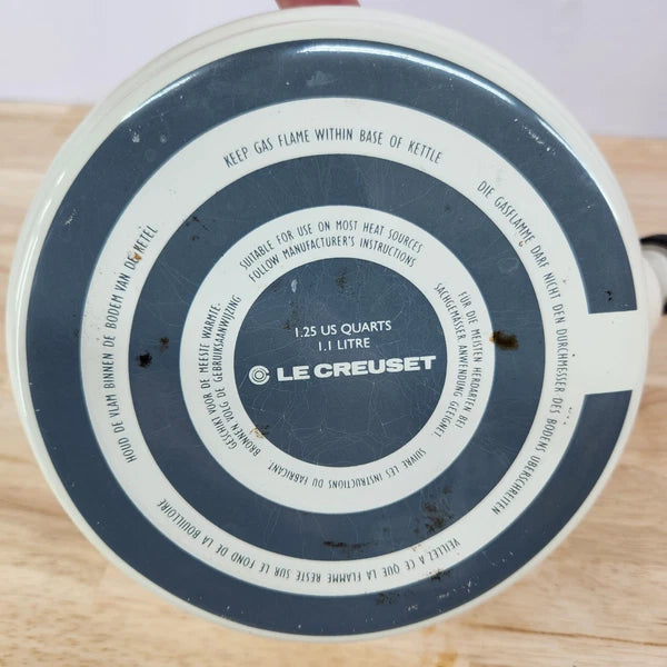 Le Creuset White Enamel Whistling Tea Kettle 1.25 Quarts 1.1 Litre