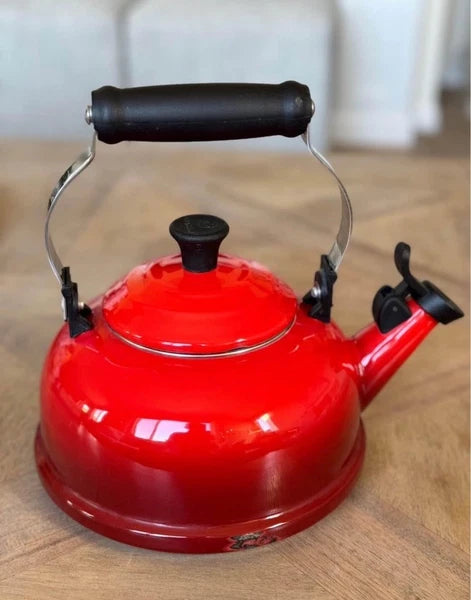 Le Creuset Whistling Tea Kettle 1.7 Quart Flame Red Ombre Lg Enamel Teapot