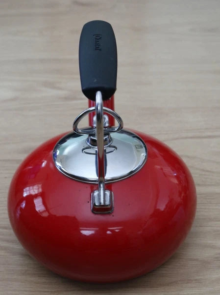 Chantal Whistling Tea Kettle Teapot Red Cherry Enamel 2qt Pre Owned