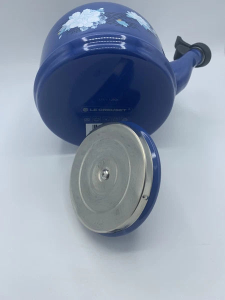 Le Creuset  “COBALT BLUE LOTUS”WHISTLING  TEA KETTLE 1.25 QT  Enamel Steel NIB