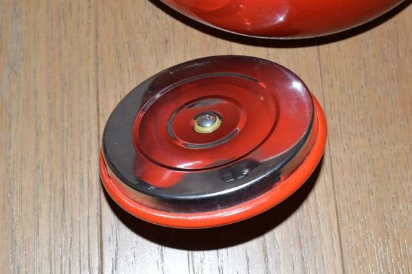 LE CREUSET Zen Tea Pot 1.5 L 1.6 Qt Cherry Red Enamel Whistling Kettle