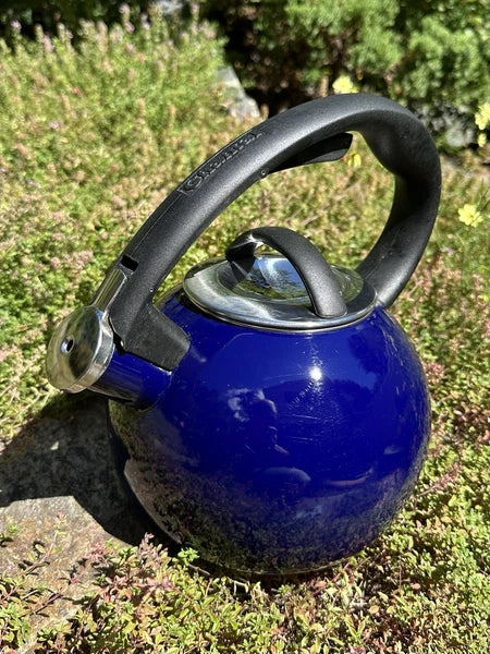CHANTEL Cobalt Enameled  Whistling Tea Kettle 2qt Stay Cool BLK Phenolic Handle