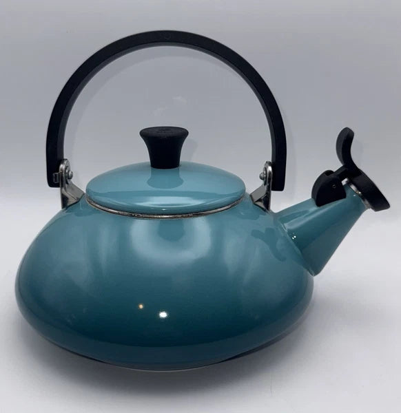 Le Creuset Light Ombre Blue ZEN Tea Kettle - 1.5 liter or 1.6 quart - Whistling