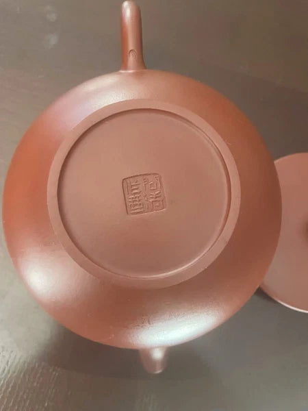 Classic Handmade Yixing Teapot – 11oz Red Clay Teapot with Traditional seal