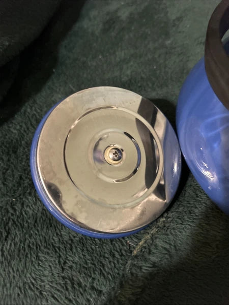 LE CREUSET Zen Tea Kettle Teapot Blue Enamel Retro Style 1.6 US Quarts/1.5 Liter