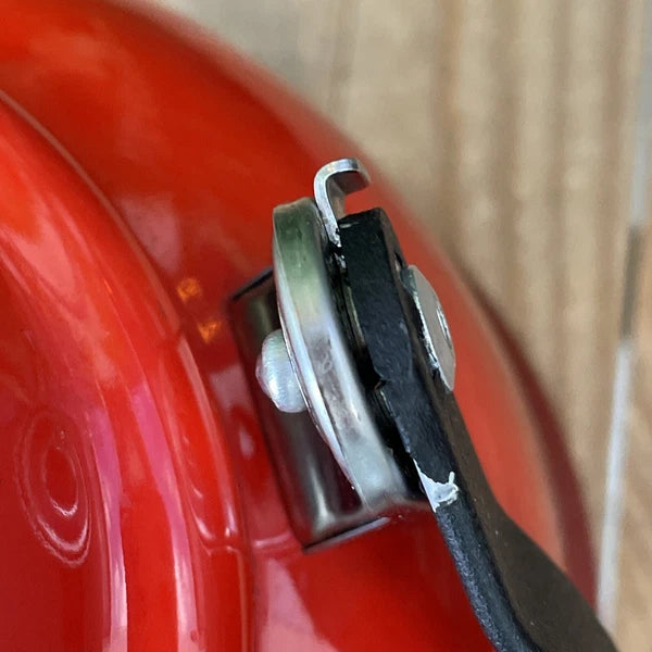 Le Creuset Red Ombré Tea Kettle Pot Whistling 1.25 Quarts Enamel *READ