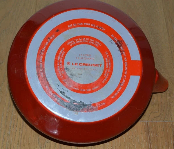 LE CREUSET Zen Tea Pot 1.5 L 1.6 Qt Cherry Red Enamel Whistling Kettle