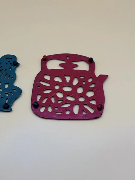 Trivet Hot Plate Enamel Vintage Cast Iron Red Teapot/Green Chicken Footed