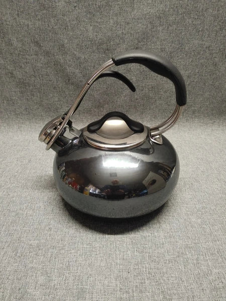 Chantal Classic Loop Enamel on Steel 1.8 Teakettle Black Onyx Tea Kettle