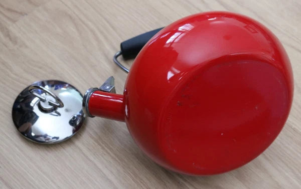 Chantal Whistling Tea Kettle Teapot Red Cherry Enamel 2qt Pre Owned