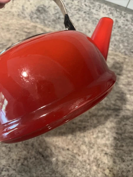 Le Creuset Classic Tea Kettle Teapot Enamel Ombre Cerise Red 1.7qt