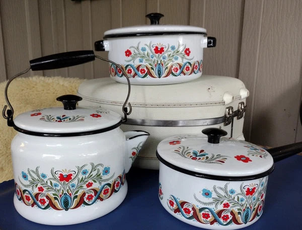 VTG White Enamelware Rosemaling Cookware 6 piece Tea pot stock pot sauce pan