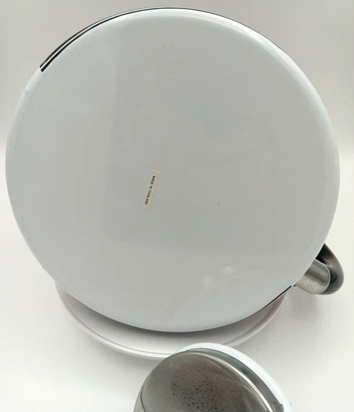 ROSCHO Santa Claus Enamel Whistling Tea Kettle Holiday 3 Quart - NEW